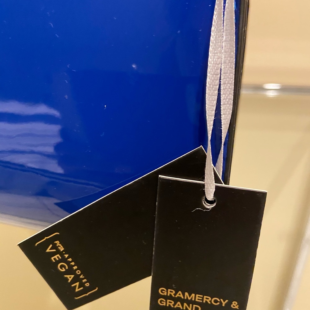 Gramercy & Grand Classy luxury Handbag - Picture 5 of 16
